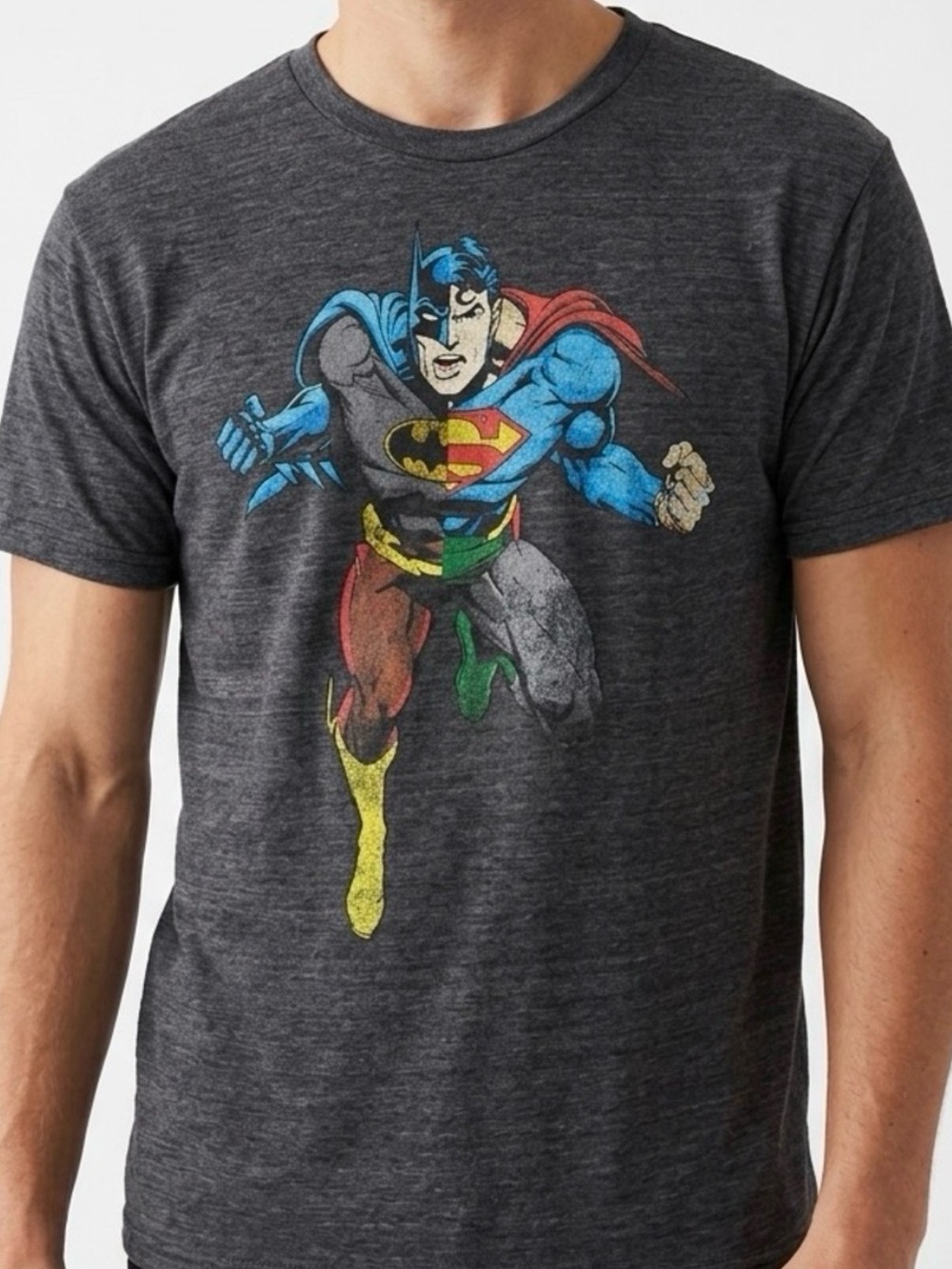 DC Comics Justice League Graphic Tee - Size Medium